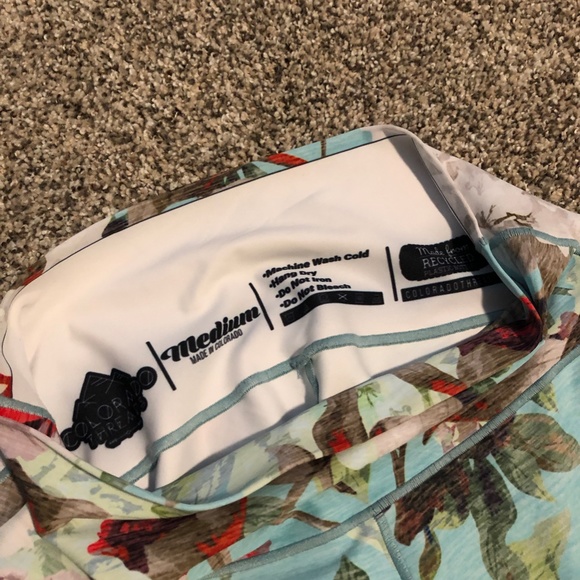 Colorado Threads Teal Floral Size Medium Leggings - Picture 4 of 4